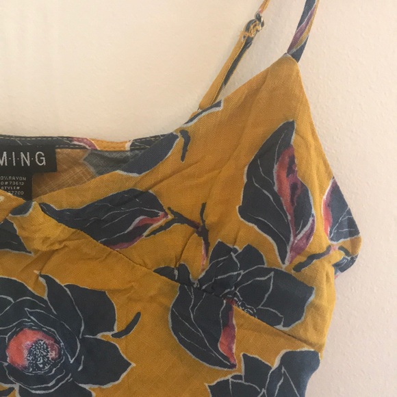 Crop top - Picture 2 of 4